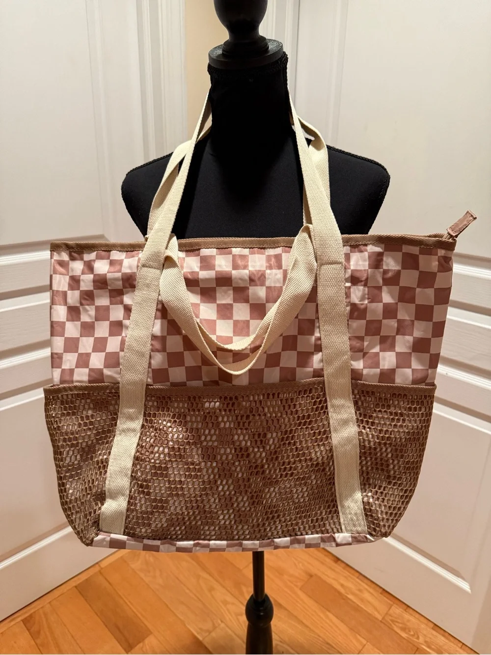 Beige & Cream Checkered Beach Waterproof Tote Bag with Mesh Pocket Zipper NWOT